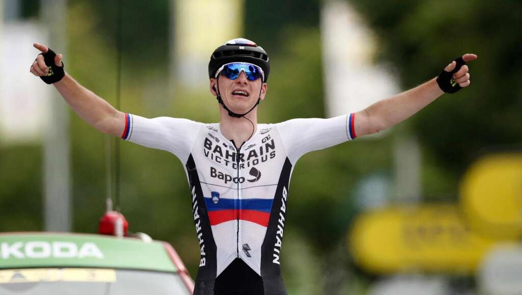Matej Mohoric remporte l’étape 7 du Tour tandis que Mathieu van der Poel étend son avance en jaune au Creusot