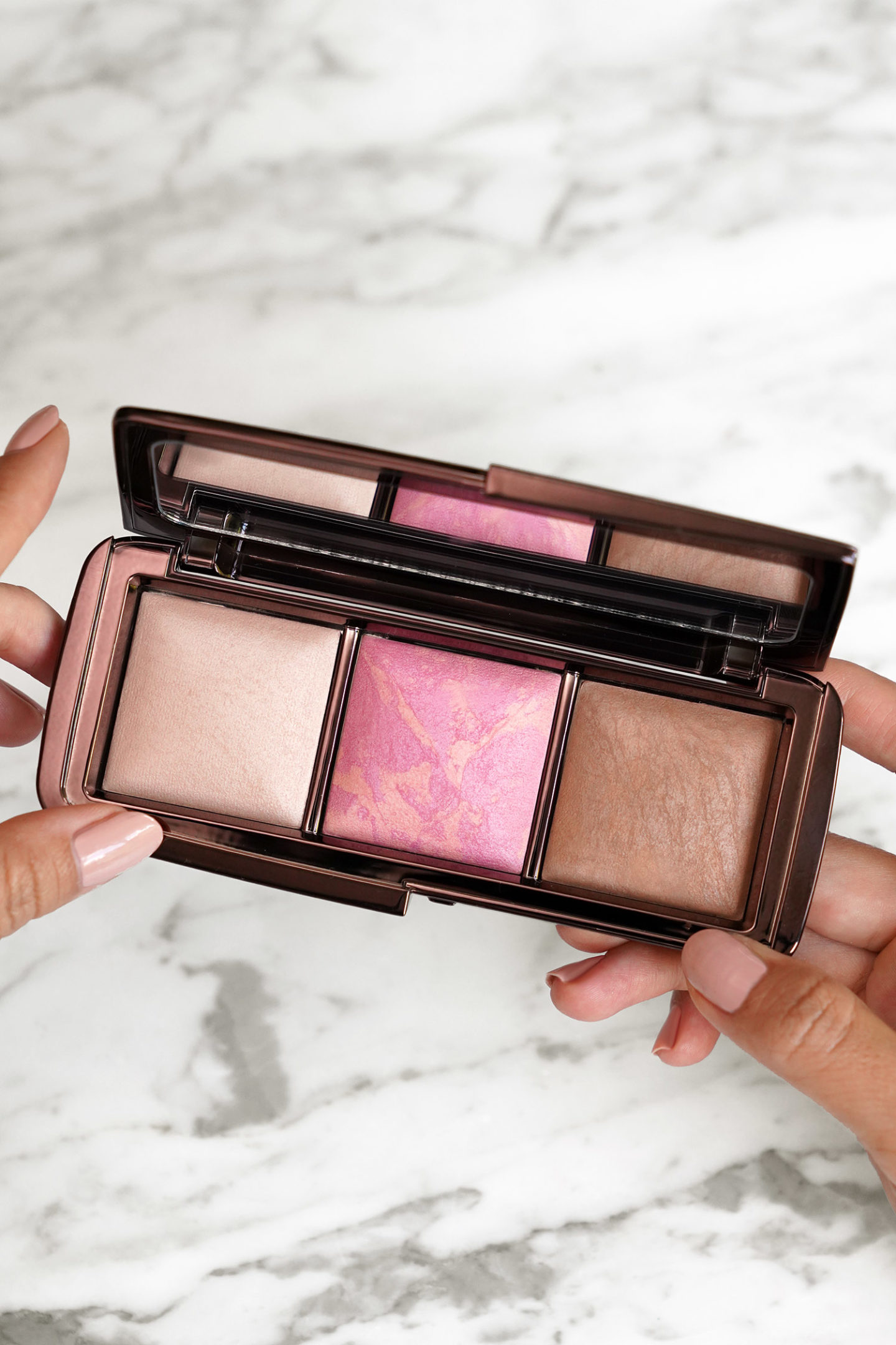 Sablier Ambient Lighting Essentials Palette Dim Light, Effet surréaliste et Eternal Bronzing Light Nordstrom Vente 2021