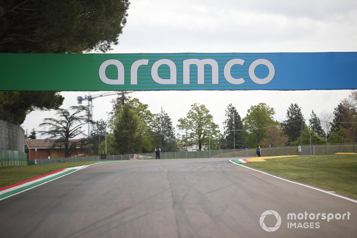 Signalétique Aramco à Imola pour le GP d'Émilie-Romagne 2021 de F1