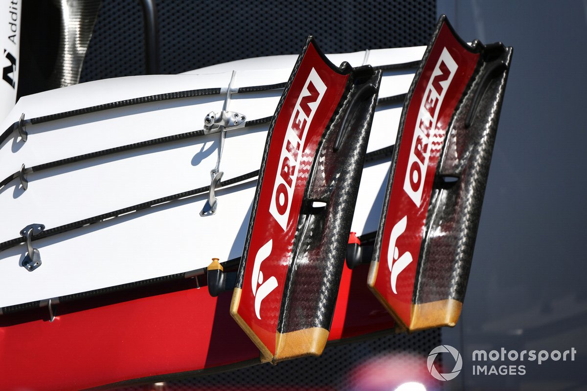 Détail de la plaque d'extrémité d'aile avant d'une Alfa Romeo Racing C41 