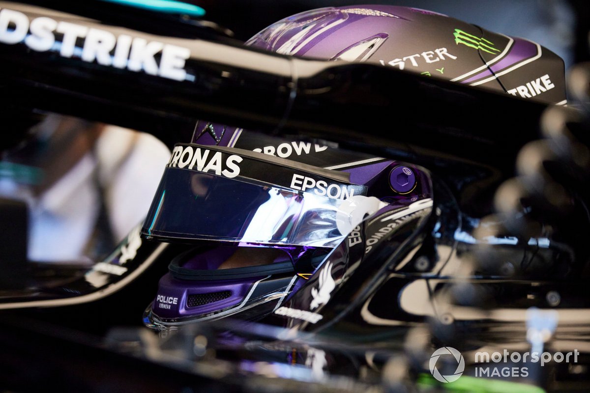 Lewis Hamilton, Mercedes dans le garage
