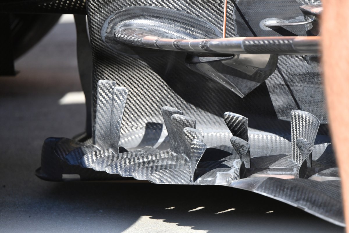Détail McLaren MCL35M