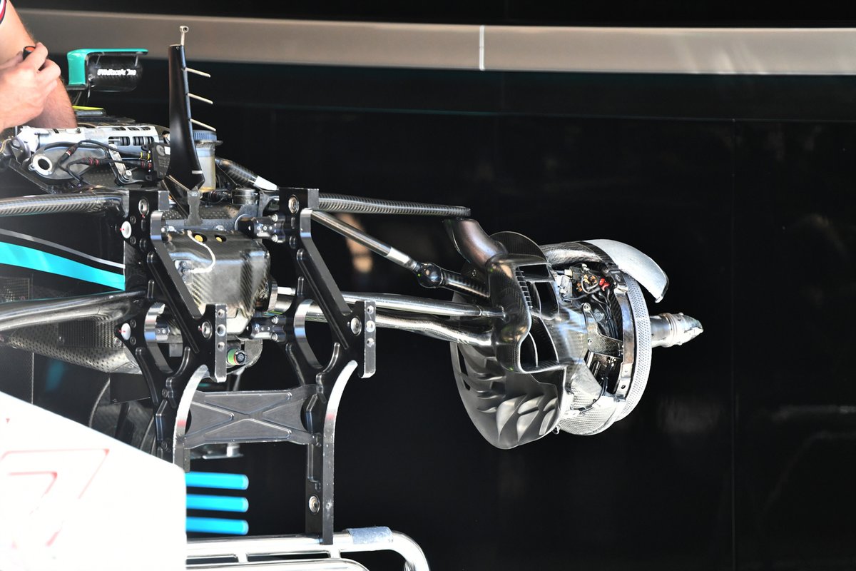 Détail du conduit de frein Mercedes W12