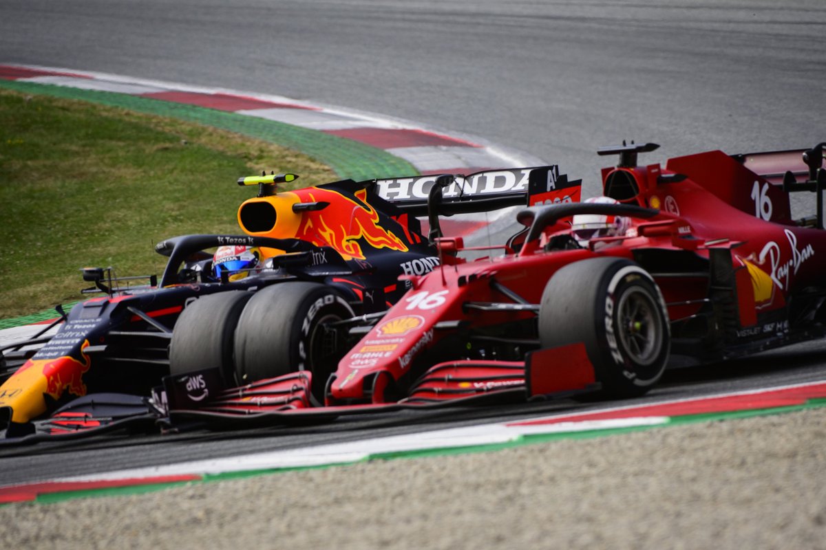 Sergio Perez, Red Bull Racing RB16B, Charles Leclerc, Ferrari SF21