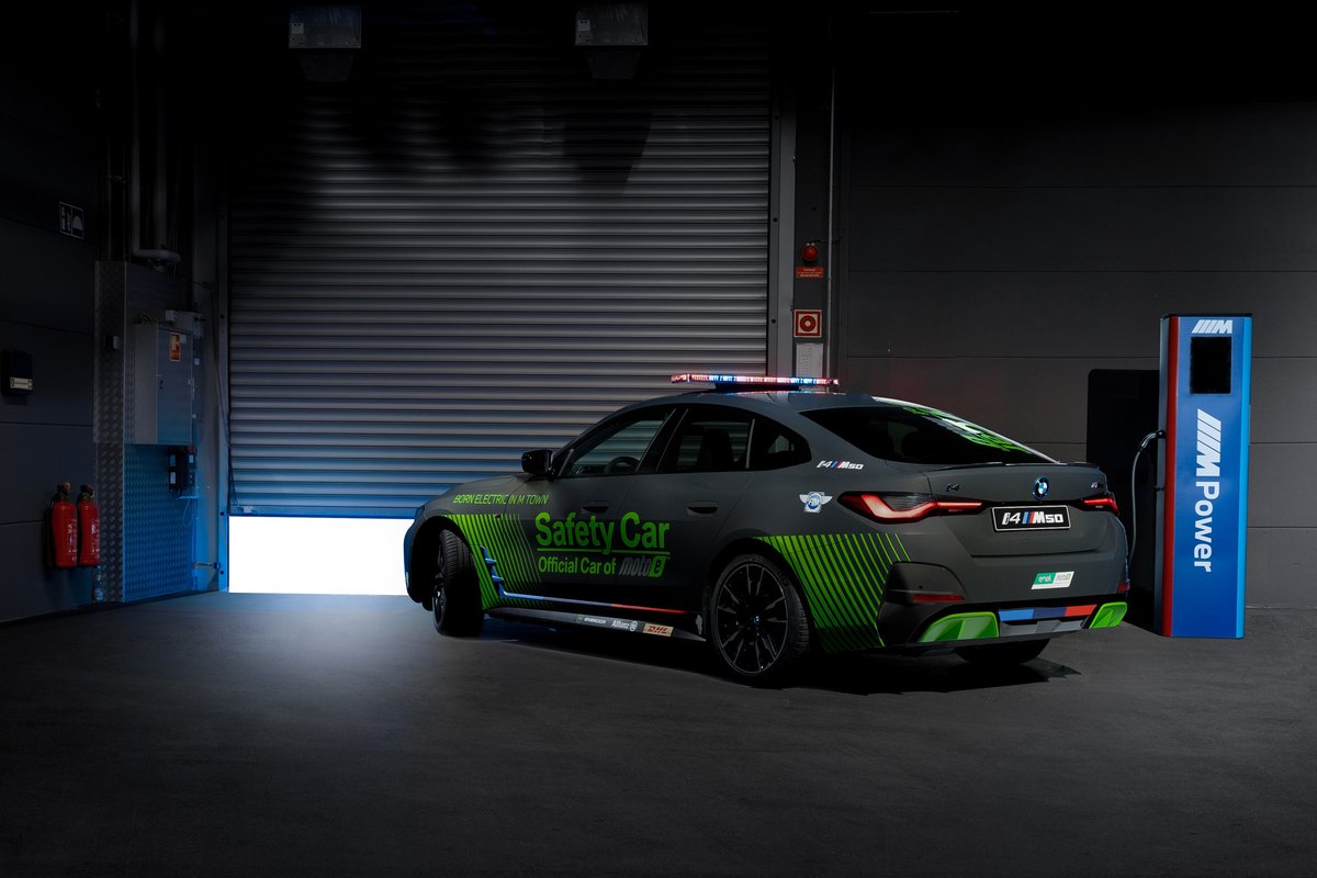 Voiture de sécurité BMW i4 M50