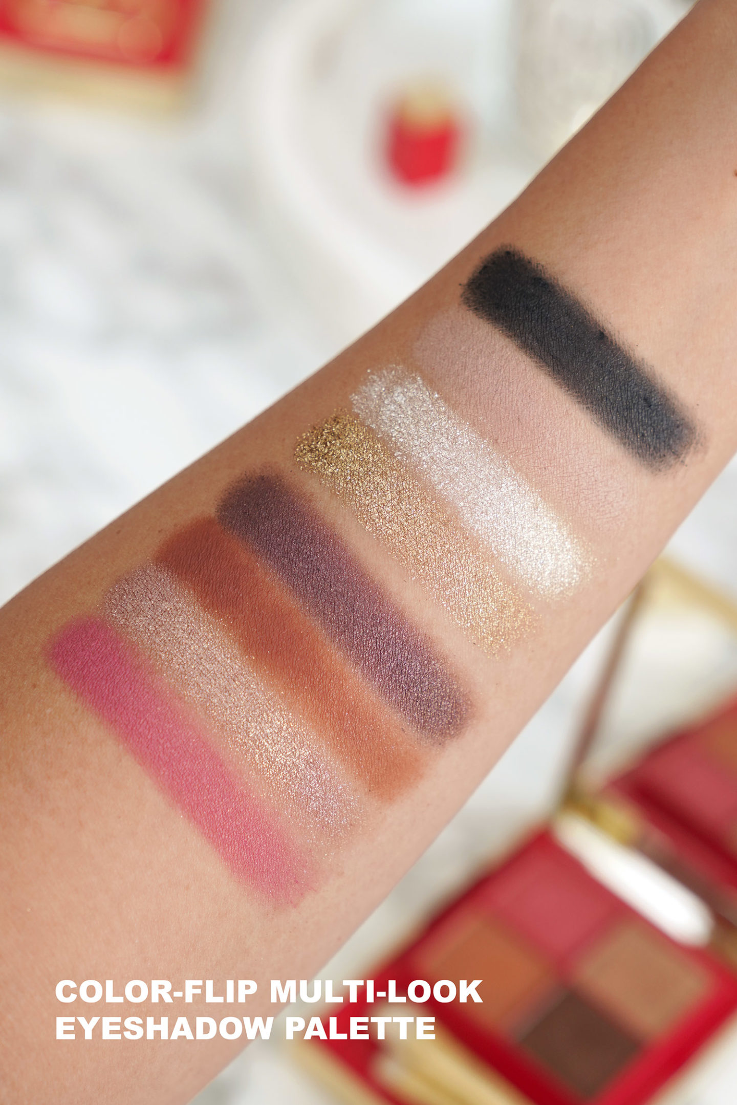 Échantillons de la palette de fards à paupières Color Flip Valentino