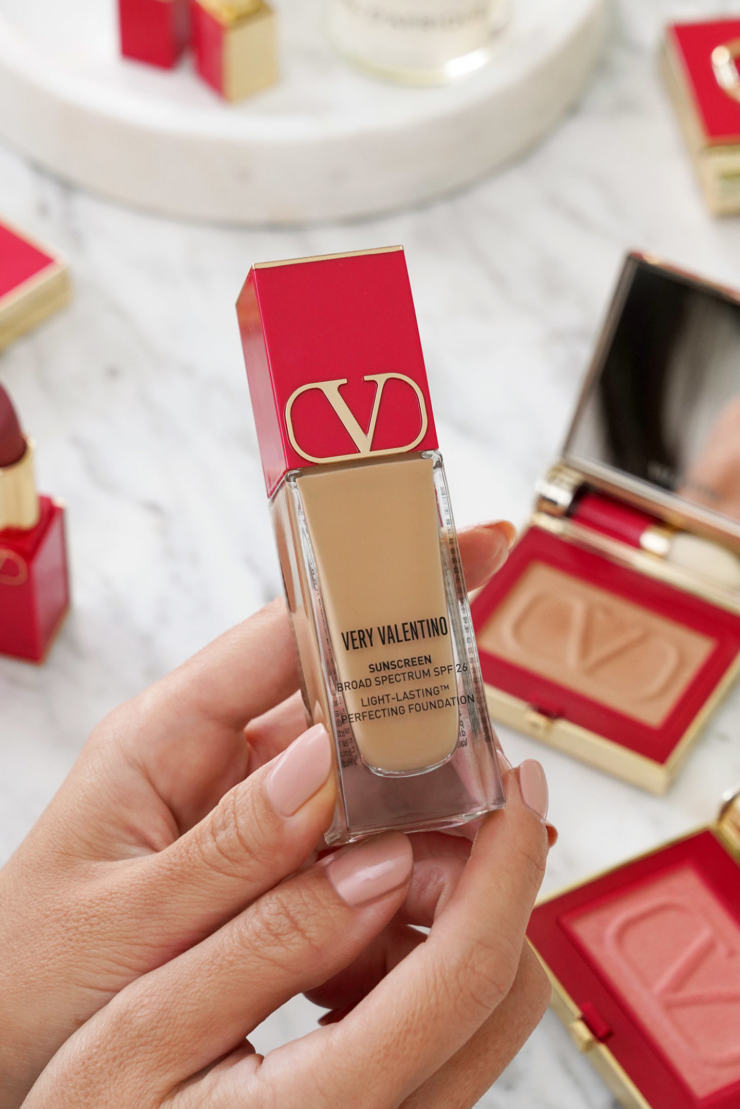 Fond de teint liquide Very Valentino 24-Hour Wear MN4