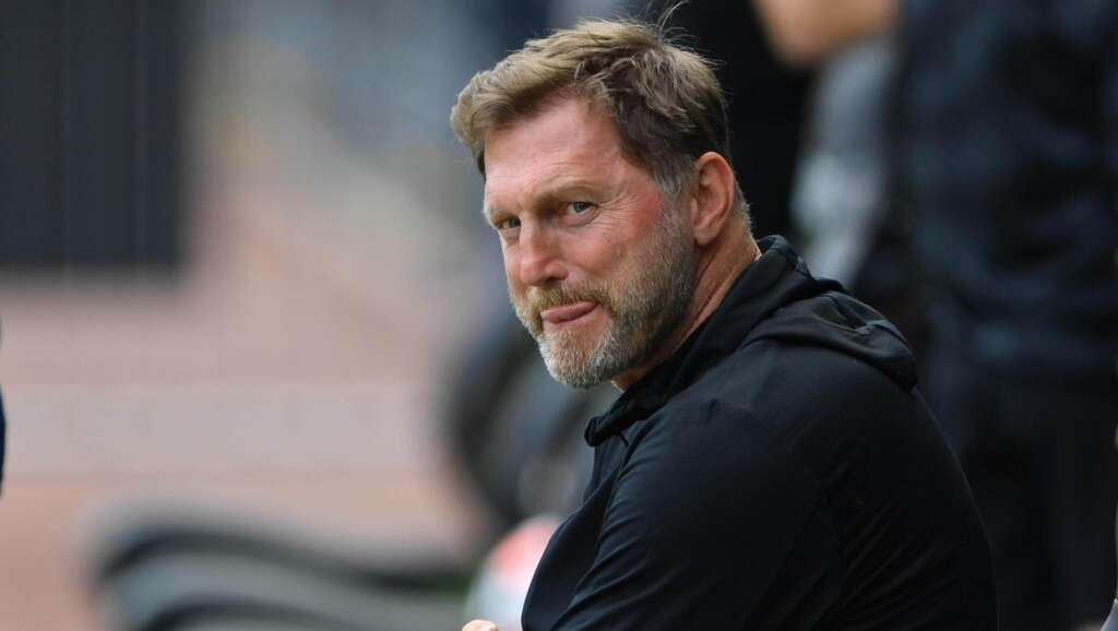 Ralph Hasenhuttl promet de recruter un nouveau défenseur central à Southampton