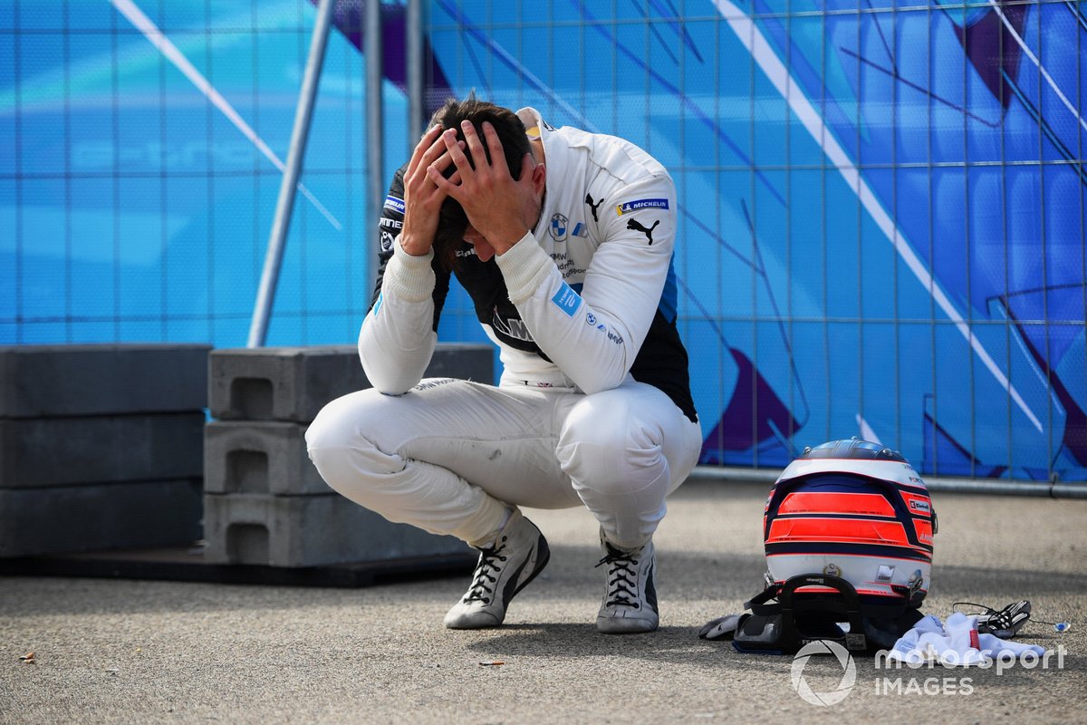 Jake Dennis, BMW i Andretti Motorsport, BMW iFE.21 après l'accident