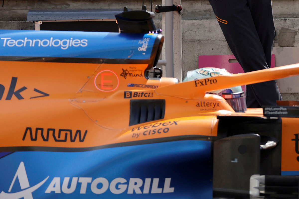 Panneau de refroidissement du cockpit McLaren MCL35M
