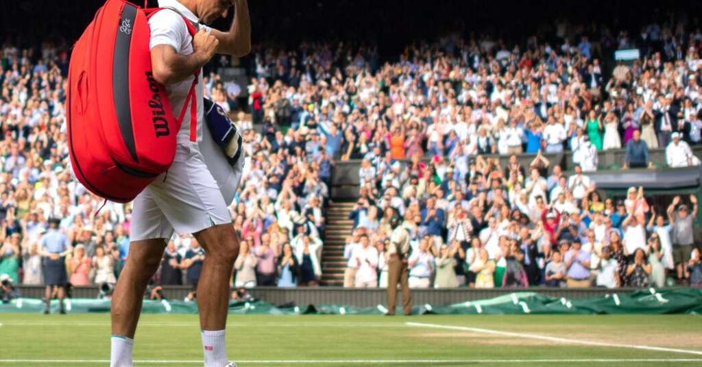 Roger Federer subit une opération au genou, mettant son avenir en doute
