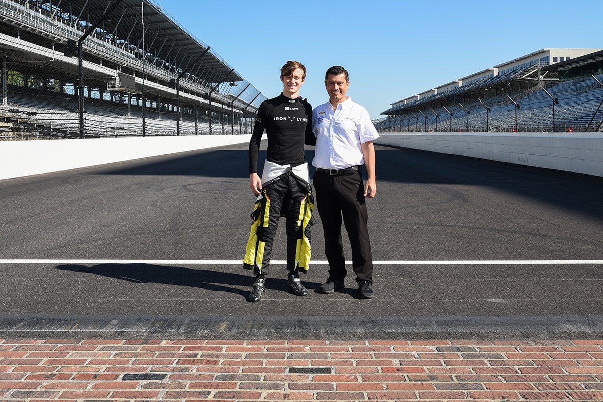 Callum Ilott avec Ricardo Juncos lors du test sur route IMS.