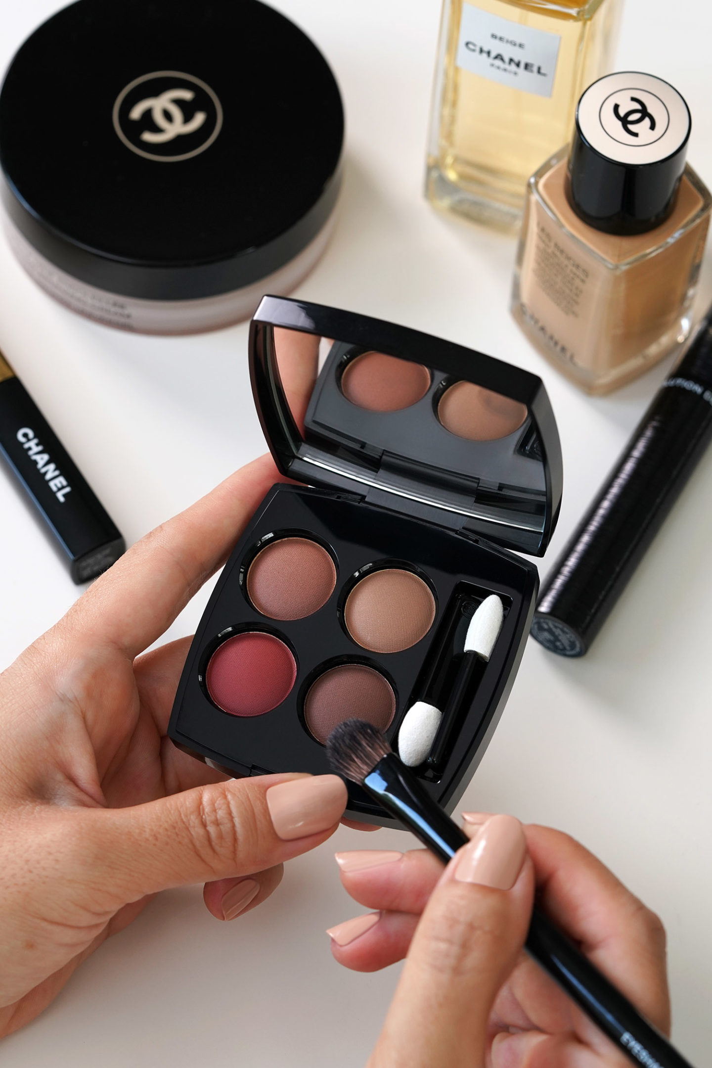 Chanel Les 4 Ombres dans Candeur Et Experience 