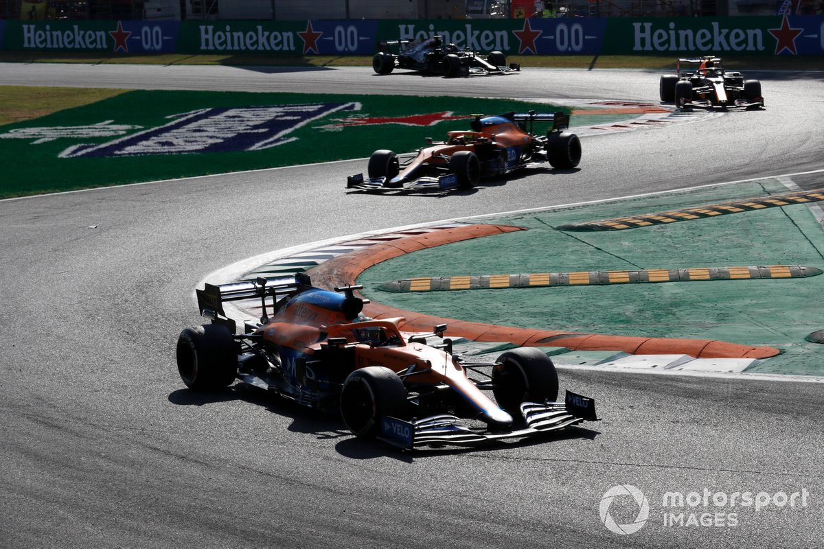 Daniel Ricciardo, McLaren MCL35M, Lando Norris, McLaren MCL35M