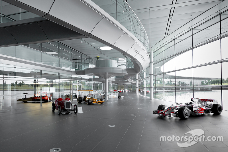 McLarens classique au centre technologique