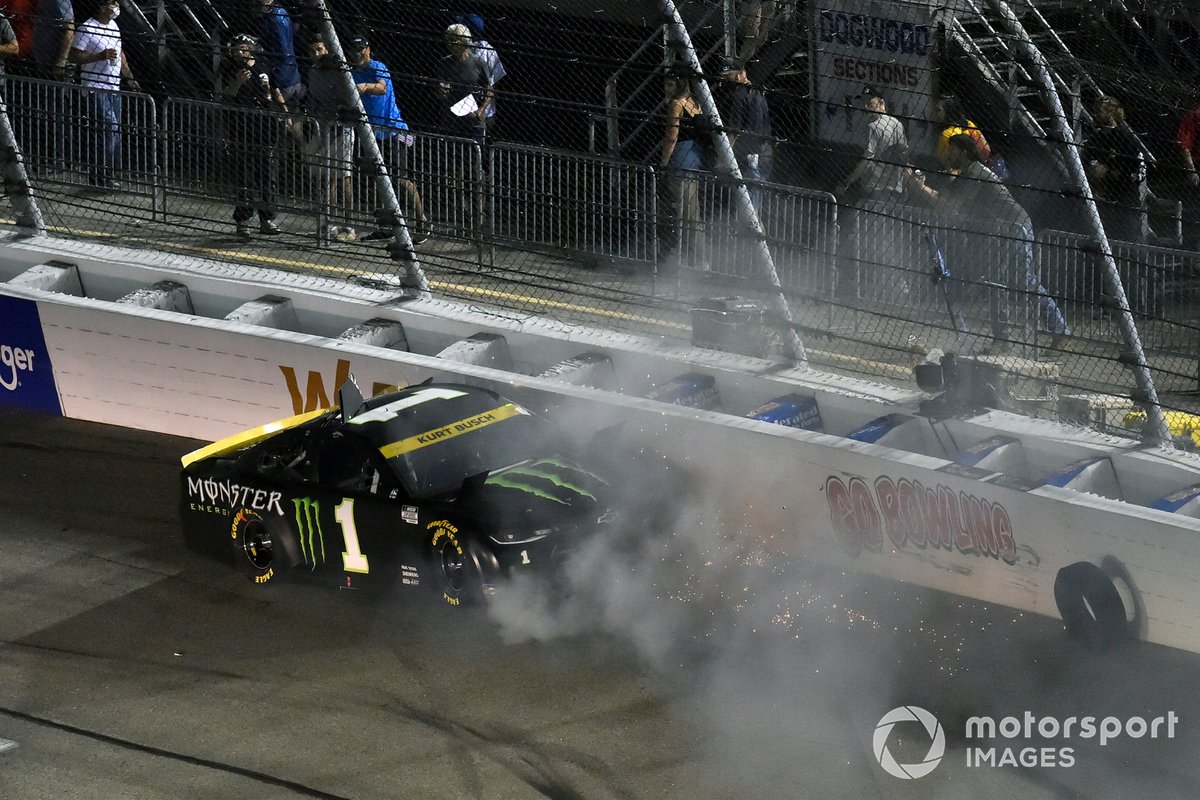 Kurt Busch, Chip Ganassi Racing, épaves de Chevrolet Camaro Monster Energy
