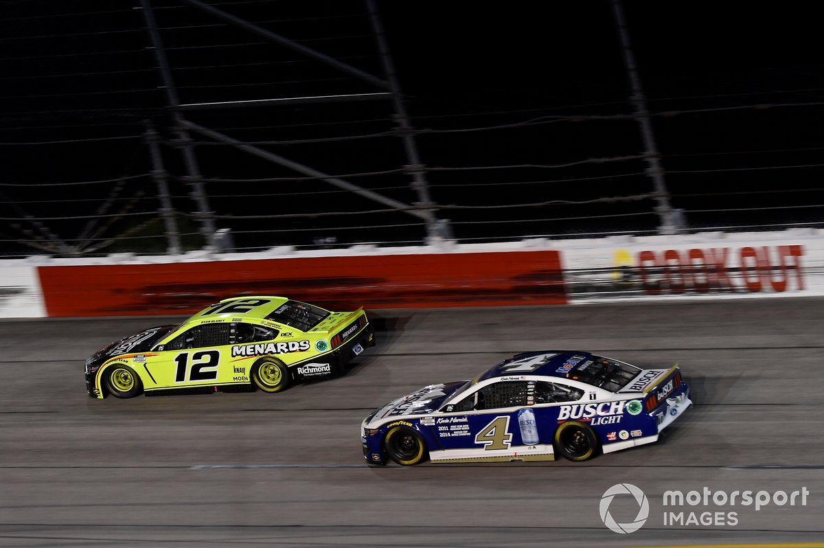 Ryan Blaney, Team Penske, Ford Mustang Menards/Richmond, Kevin Harvick, Stewart-Haas Racing, Ford Mustang Busch Light Fan Design