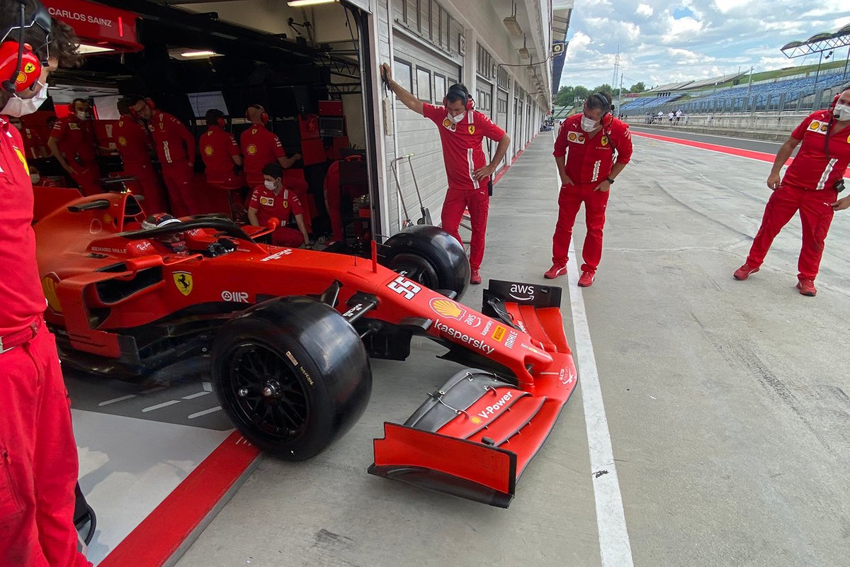 Carlos Sainz Jr., Ferrari avec Pirelli Zero 2022 18 pouces