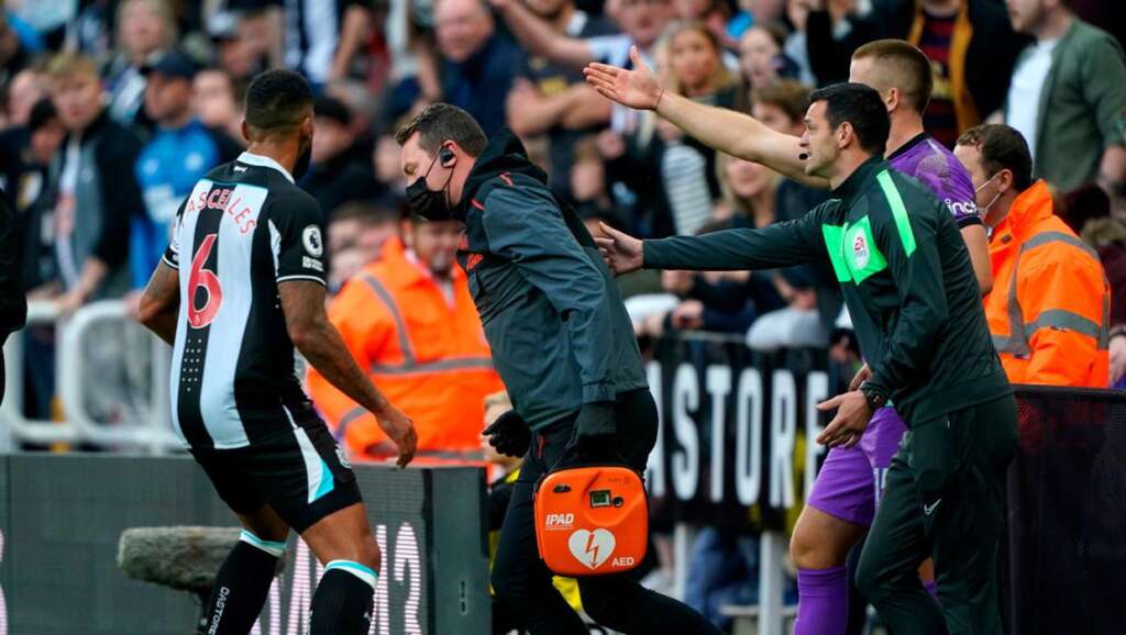 « J’étais mort pendant 12 minutes » – David Ginola parle d’une expérience de mort imminente après l’incident de Newcastle