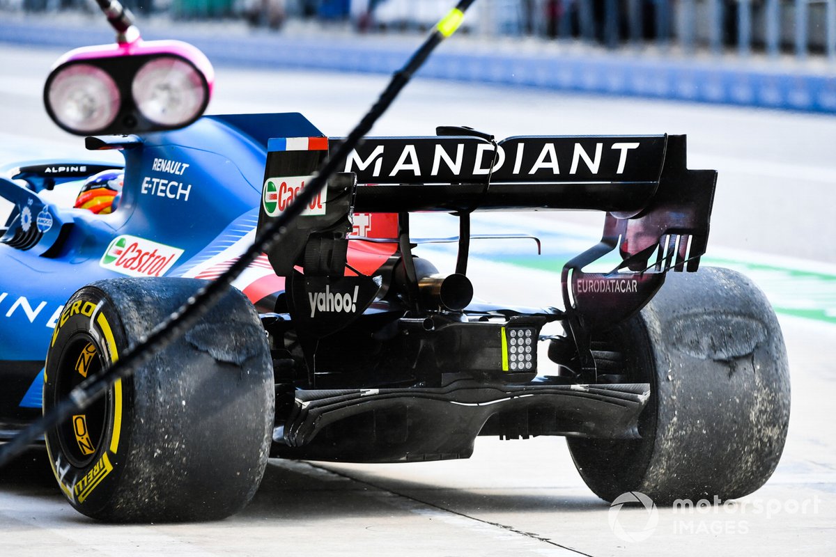 Fernando Alonso, Alpine A521, dans la voie des stands
