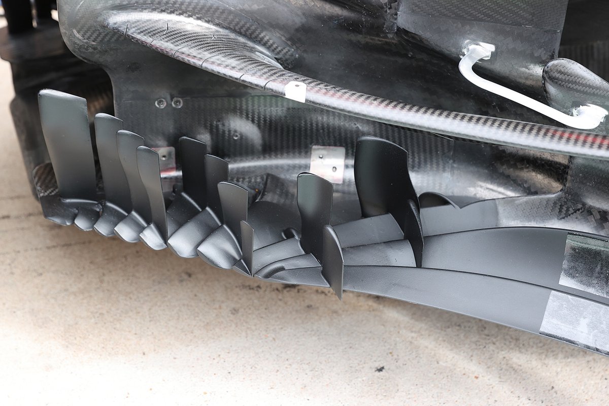 Détail de la barge de la Ferrari SF21