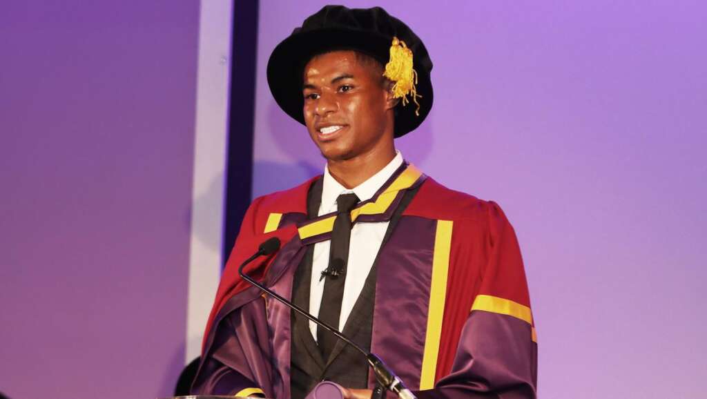 Marcus Rashford dit que la collecte de diplômes honorifiques est « douce-amère » après la réduction des avantages sociaux