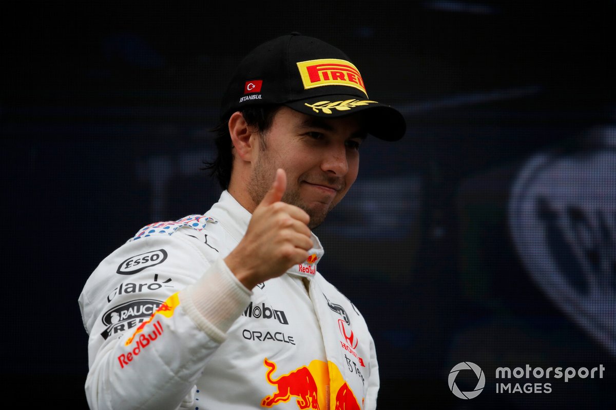 Sergio Perez, Red Bull Racing, 3e position, sur le podium