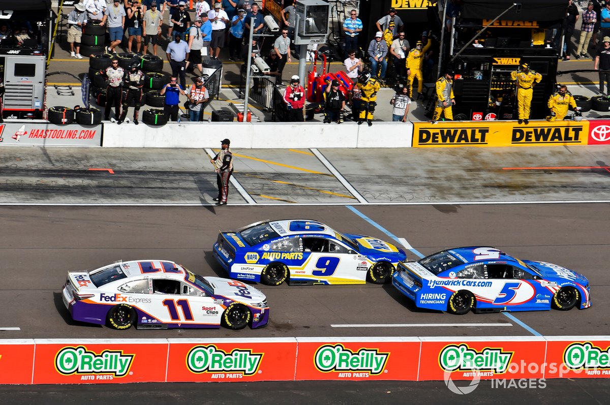 Chase Elliott, Hendrick Motorsports, Pièces d'auto Chevrolet Camaro NAPA, Kyle Larson, Hendrick Motorsports, Chevrolet Camaro HendrickCars.com, Denny Hamlin, Joe Gibbs Racing, Toyota Camry FedEx Express