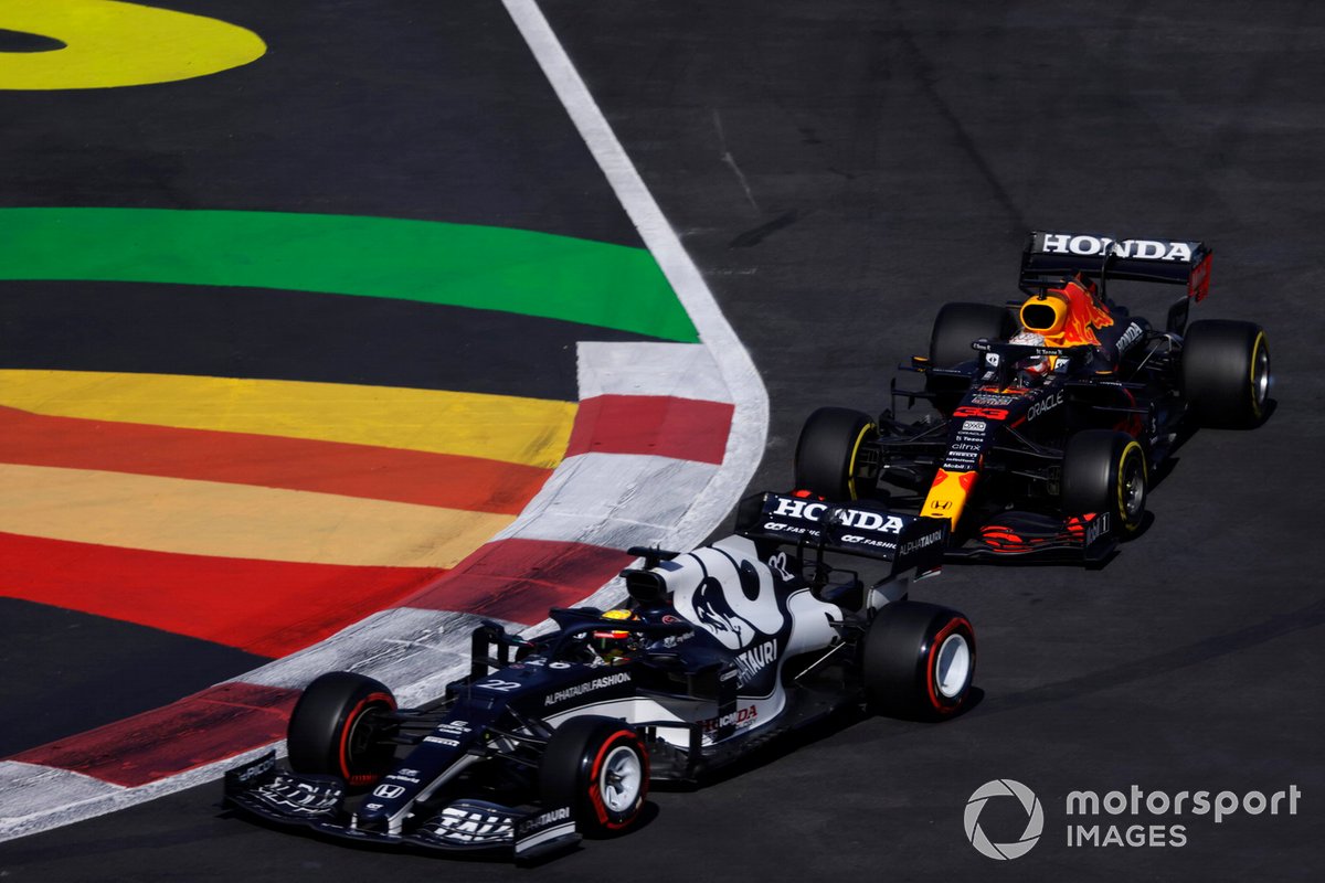 Yuki Tsunoda, Alpha Tauri AT02, Max Verstappen, Red Bull Racing RB16B