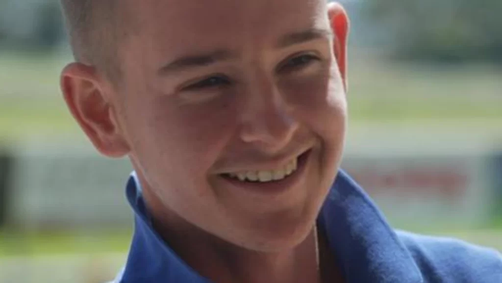 Infos courses de chevaux 2022 : Le jockey transgenre Tyler Leslight remporte une victoire historique à Mackay