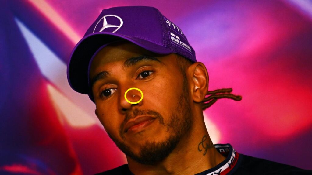 Infos F1 2022 : Lewis Hamilton risque une interdiction pour son piercing au nez, Grand Prix de Grande-Bretagne