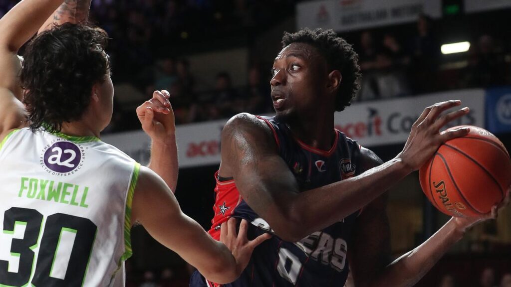 Nouvelles du basket-ball : Adelaide 36ers – SE Melb : Les Sixers s’en sortent grâce à Robert Franks et Daniel Johnson